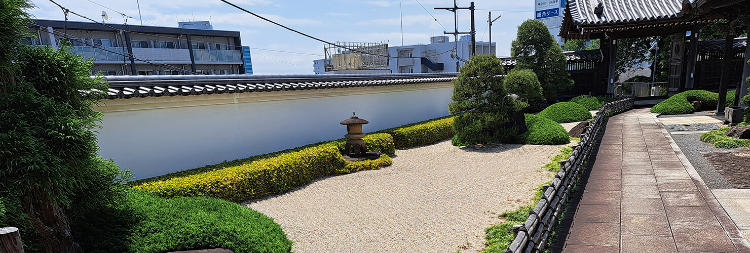 境内のお稲荷さん